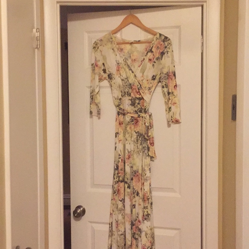 Maternity pink blush dress size medium.